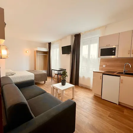 Studio 4 pers face gare SNCF Appart Hotel le Cygne D4 Bourges Extérieur photo