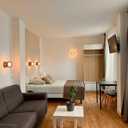 Studio 4 pers face gare SNCF Appart Hotel le Cygne D4 Bourges Extérieur photo