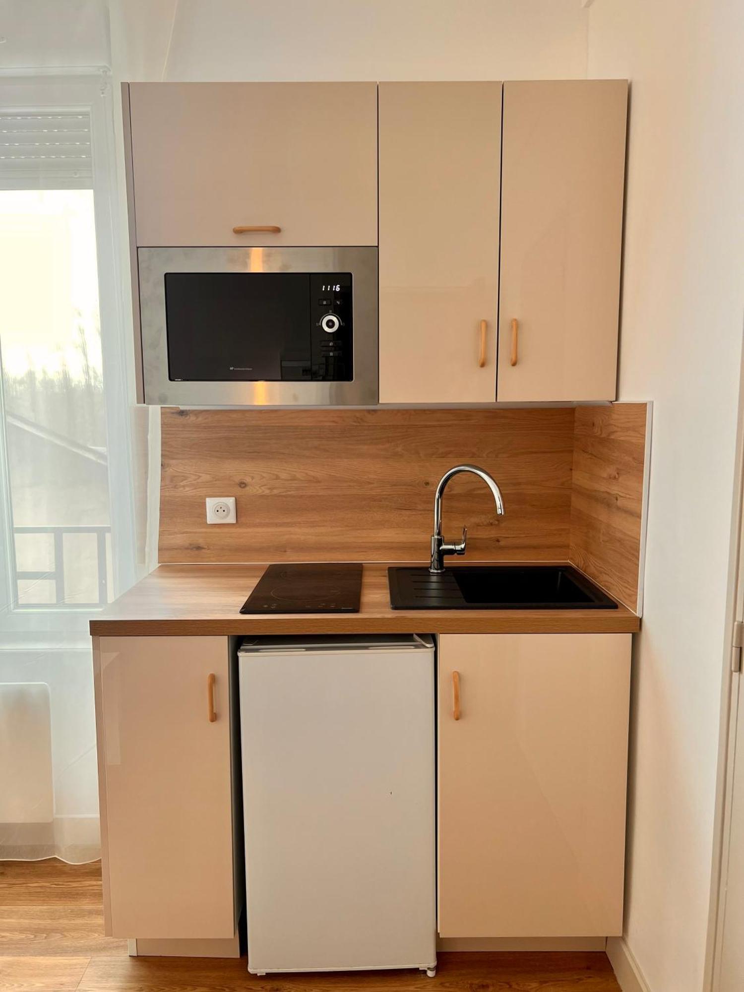 Apartment 4 Pers Face Gare Sncf Le Cygne D4 *