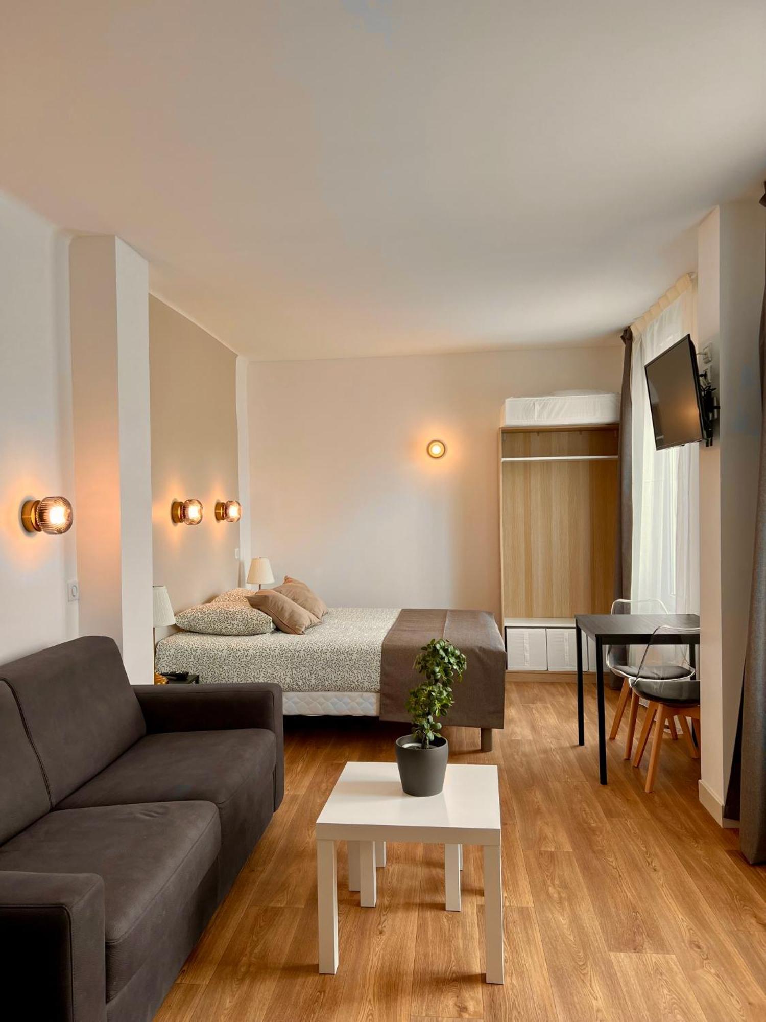 Apartment 4 Pers Face Gare Sncf Le Cygne D4